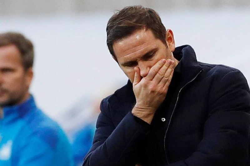 El Chelsea despide a su entrenador Frank Lampard