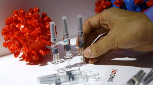La OMS aprueba el uso de emergencia de la vacuna china Sinovac