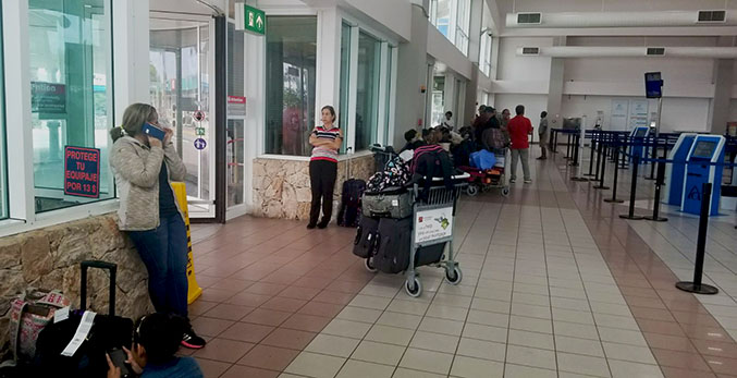 Venezolanos varados en Aruba reclaman reinicio de los vuelos humanitarios