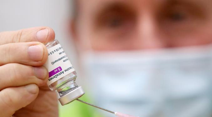 Noruega investiga la muerte de dos personas más tras recibir vacuna de AstraZeneca