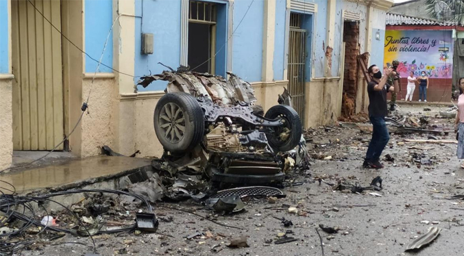 Suman 43 heridos tras el atentado con carro bomba en Colombia