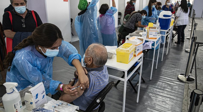 Exitoso proceso de vacunación chileno deslumbra al mundo