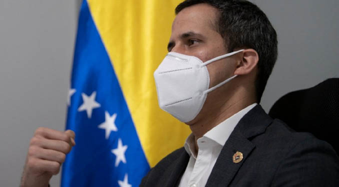 Guaidó anuncia que está positivo al COVID-19