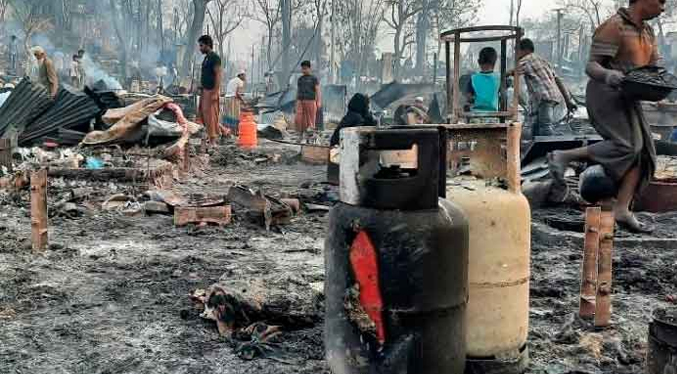 Al menos quince personas fallecidas deja incendio de un campamento en Bangladesh