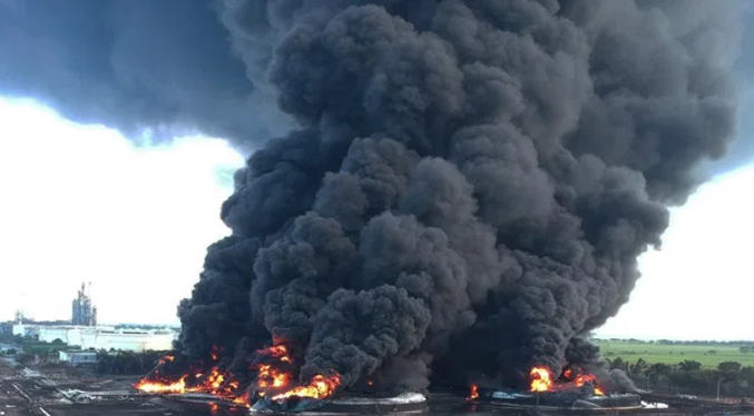 Incendio en una refinería de Indonesia deja varias víctimas