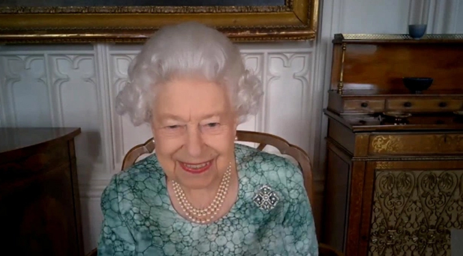 La reina Isabel realiza el primer compromiso en público del año