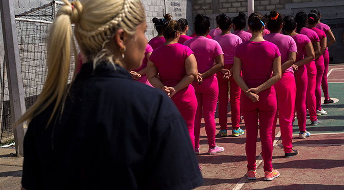 A las mujeres detenidas les cobran por sus derechos con sexo, denuncia UVL