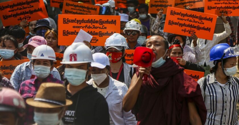 La huelga de los bancos en Birmania pone en jaque a la junta militar