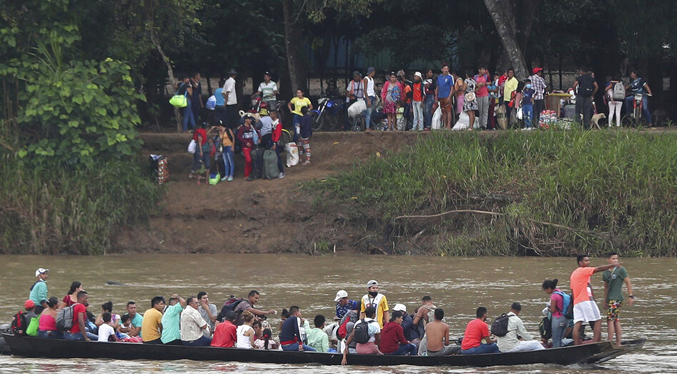 Cuatro mil personas huyen a Colombia por enfrentamientos en Apure