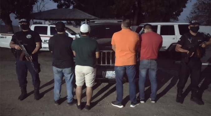CPNB captura a cuatro sujetos por movilizarse en camioneta solicitada