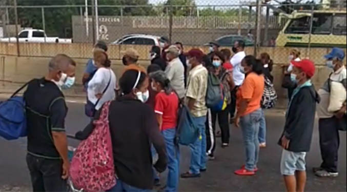 Pacientes renales cierran avenida Sabaneta por falta de agua