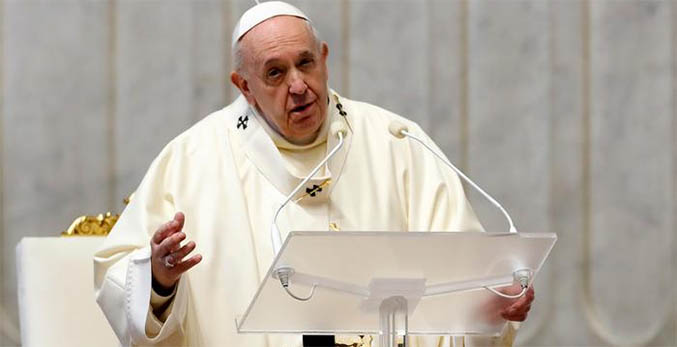 Papa rebaja el sueldo de religiosos en el Vaticano