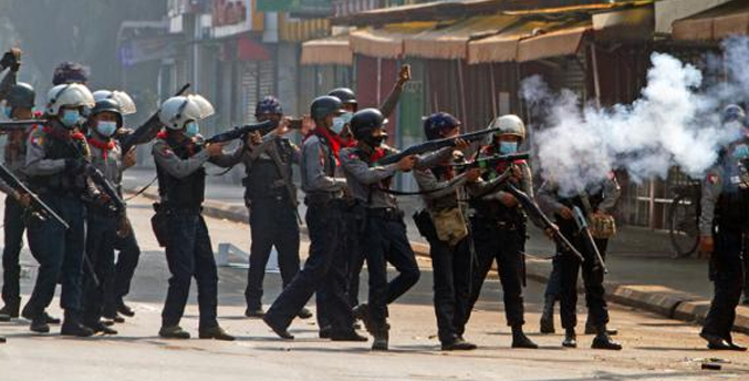 Al menos 12 muertos dejan protestas en Myanmar