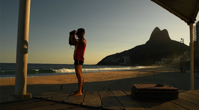 Rio de Janeiro cierra las playas, con el COVID-19 fuera de control en Brasil