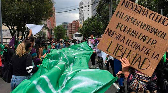 Constitucional de Ecuador aprueba el aborto por violación en fallo histórico