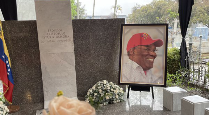 Cortejo funerario de Aristóbulo Istúriz llega al Cementerio General del Sur tras recorrer Caracas