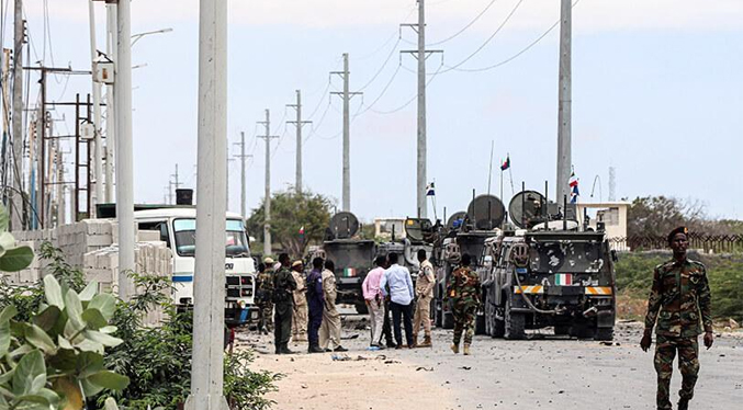 Diez muertos en atentado suicida con bomba en Somalí