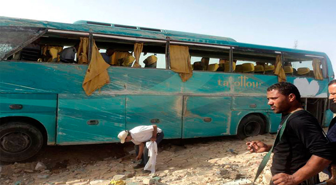 Veinte personas mueren en Egipto tras choque de un autobús