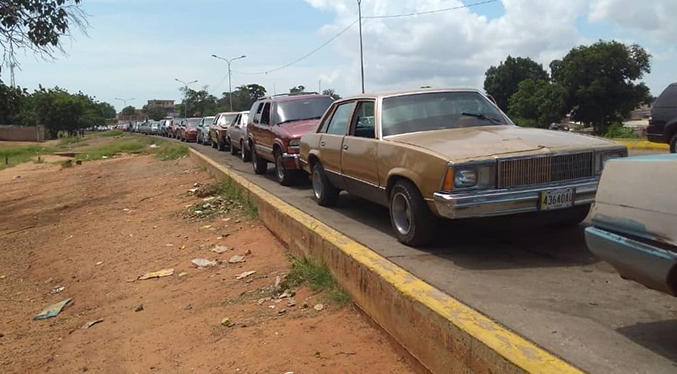 Mancomunidad Policial retiene 30 vehículos por pernoctar en la estación de servicio Puente Unión