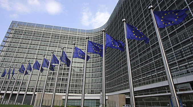 Comisión Europea está planteando llevar este viernes a AstraZeneca a los tribunales