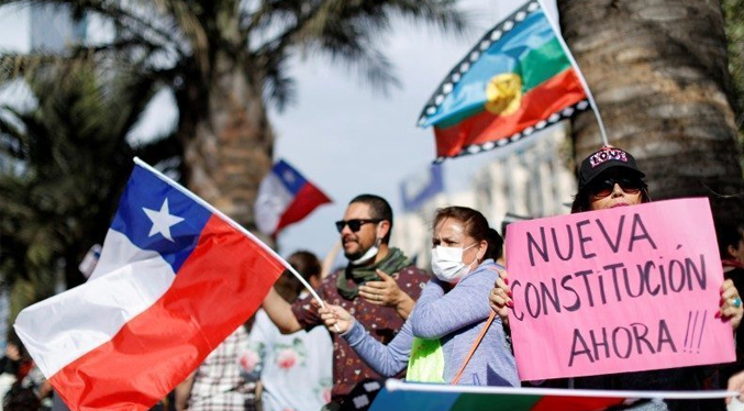 Senado aprueba postergación de elección de constituyentes en Chile