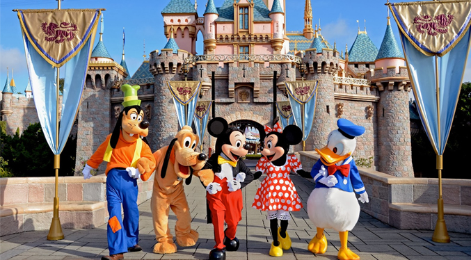 Por qué los aviones tienen prohibido volar sobre Disneyland y Disney World
