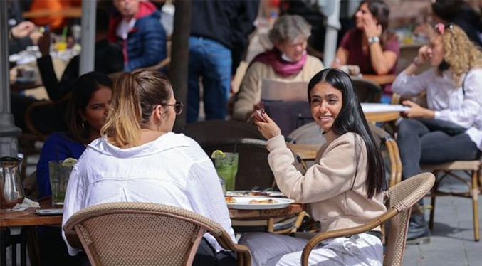 En Israel deja de ser obligatorio el uso de mascarilla al aire libre