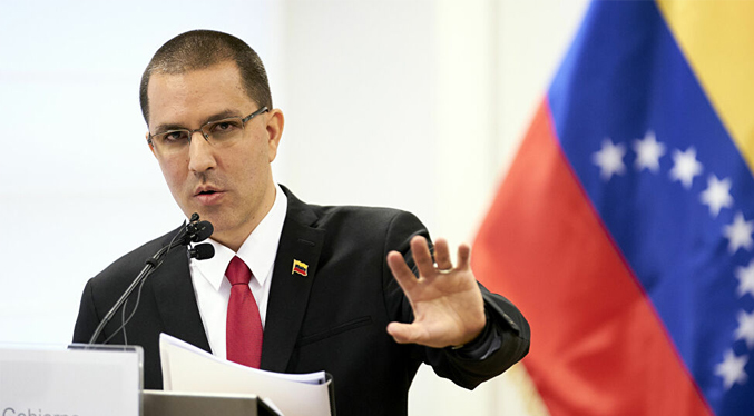 Arreaza a Colombia: Mantengan su guerra lejos del territorio venezolano