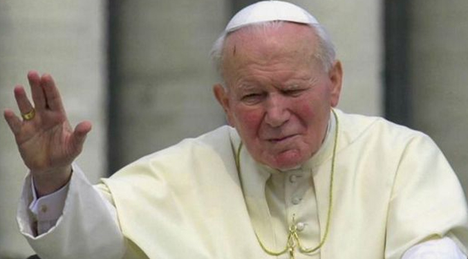 Juan Pablo II cumple 16 años de fallecido