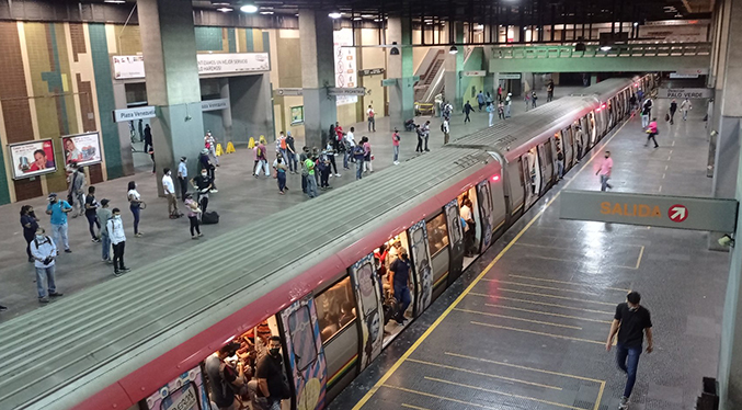 Cortocircuito provoca parón en las estaciones Plaza Venezuela y Sabana Grande del Metro de Caracas