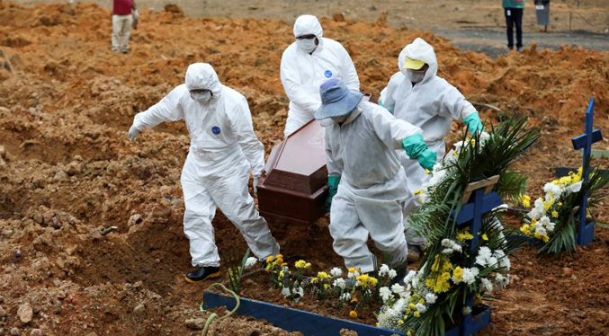 Al menos 2.937.355 muertos deja la pandemia en el mundo