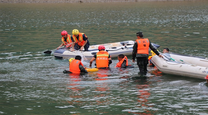 Al menos 12 muertos deja un naufragio al este de China