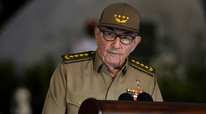 Raúl Castro anuncia el retiro como primer secretario del Partido Comunista