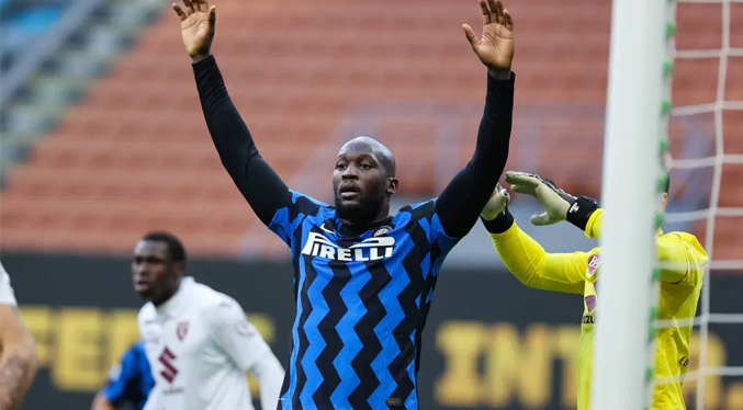 Romelu Lukaku acerca al Inter a su primer título en 10 años