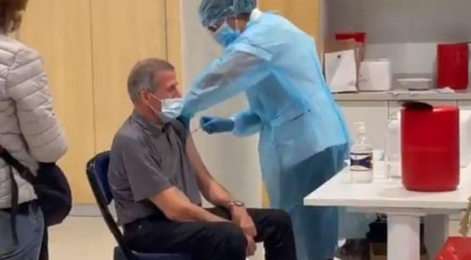 Tabárez, entrenador de la selección uruguaya de fútbol, recibe vacuna anticovid