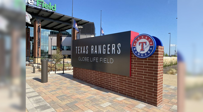 Texas: Gobernador rechaza postura de MLB sobre ley electoral