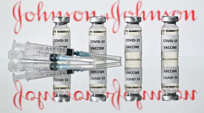UE revisa cuatro casos de coágulos sanguíneos de personas vacunadas con Johnson & Johnson