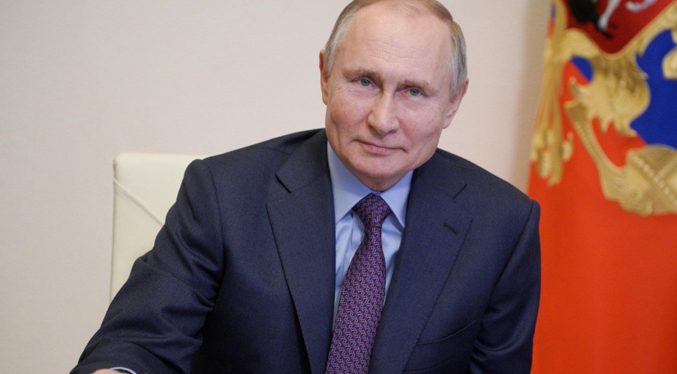 Vladímir Putin: En otoño necesitamos formar la inmunidad de rebaño