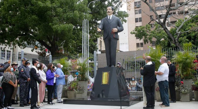 Develan estatua del beato José Gregorio Hernández en La Candelaria