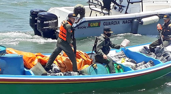 GNB incauta más de mil panelas de presunta cocaína en costas de Cumaná