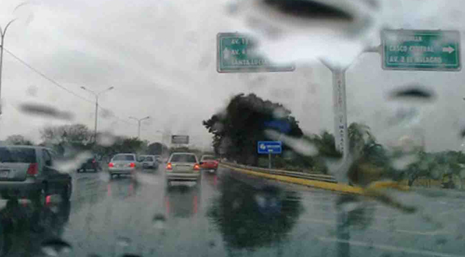 Una llovizna deja sin luz sectores de Maracaibo
