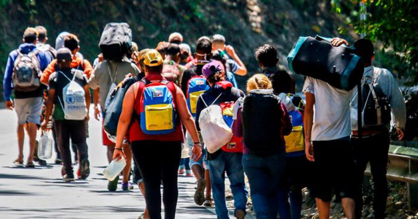 Oposición presenta iniciativa para promover que países regularicen a migrantes venezolanos