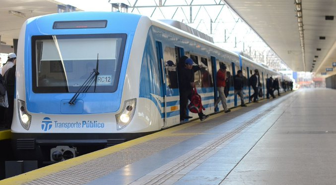 Argentina reduce el uso del transporte público tras alcanzar nuevo récord de COVID-19