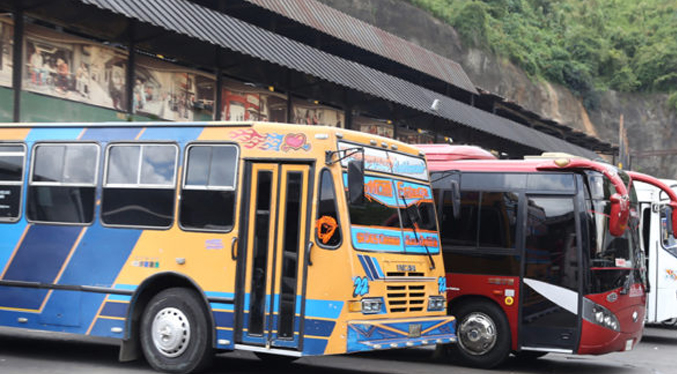 Suspenden el transporte interurbano en toda Venezuela