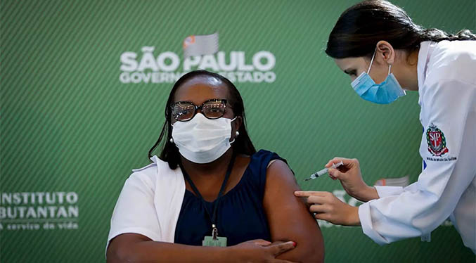 Gobierno de Brasil promete vacunas a «países hermanos»