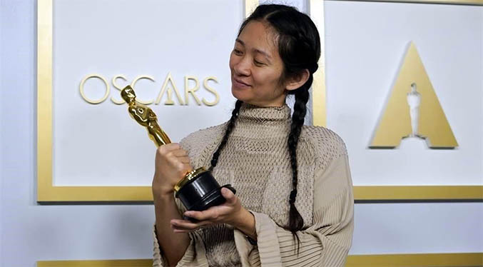 Prensa china ignora el histórico Oscar a Chloé Zhao como mejor directora
