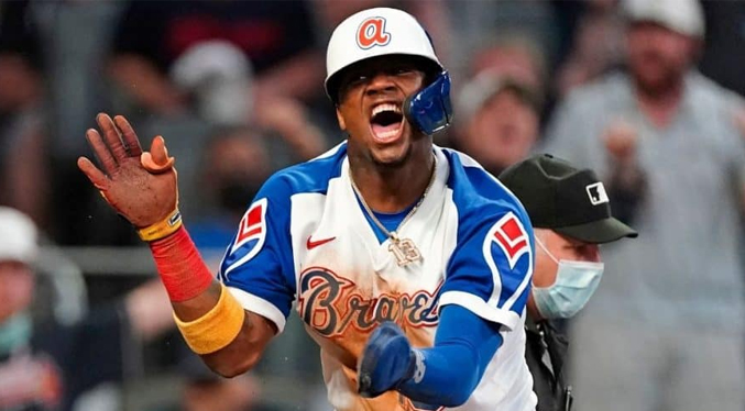 Ronald Acuña Jr. pega el décimo cuadrangular