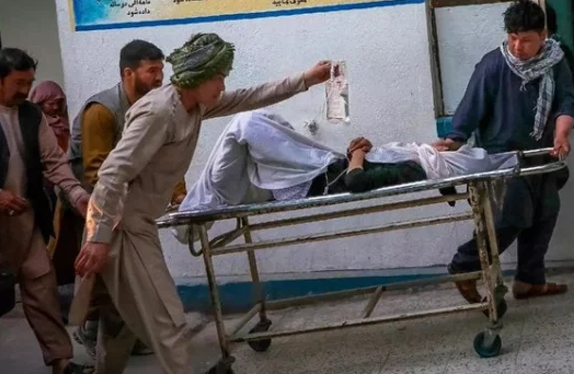 Al menos cuatro muertos y once heridos deja ataque a un autobús en Afganistán
