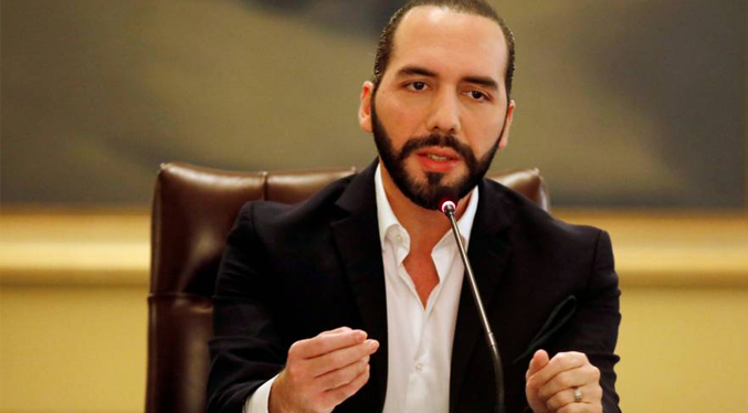 Bukele a la oposición: «Apoyarlos a ustedes es igual que apoyar a Maduro»