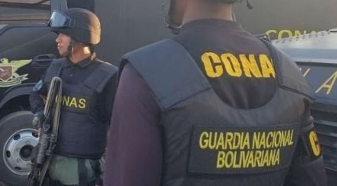 El Conas detiene a tres oficiales de Polisemprún por presunta extorsión